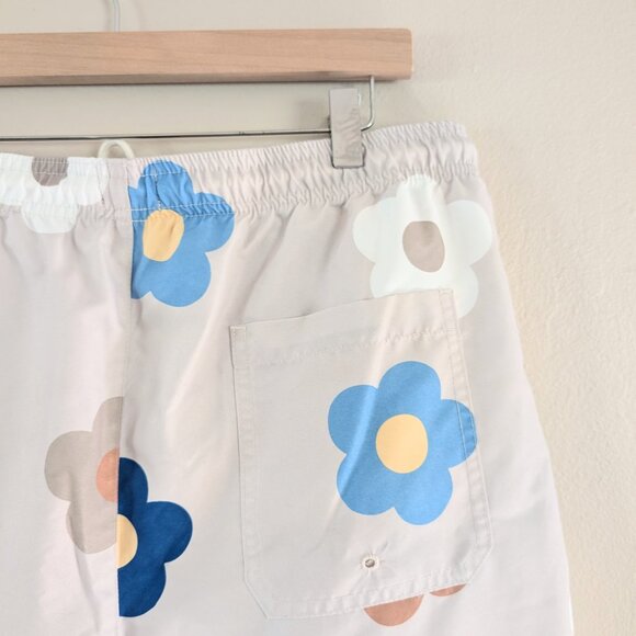 Men's PacSun Light Gray Daisy‎ Print Swim Trunks 6" Inseam Size L Relaxed - Picture 10 of 15